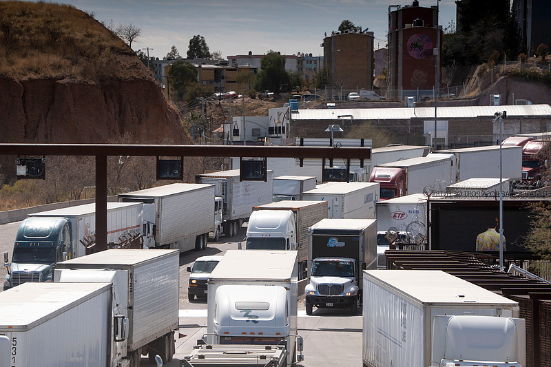 Tractor trailers in line for primary cargo inspections at the Nogales-Mariposa port of entry on the U.S.-Mexico border in Nogales, Arizona, February 21, 2025. /VCG