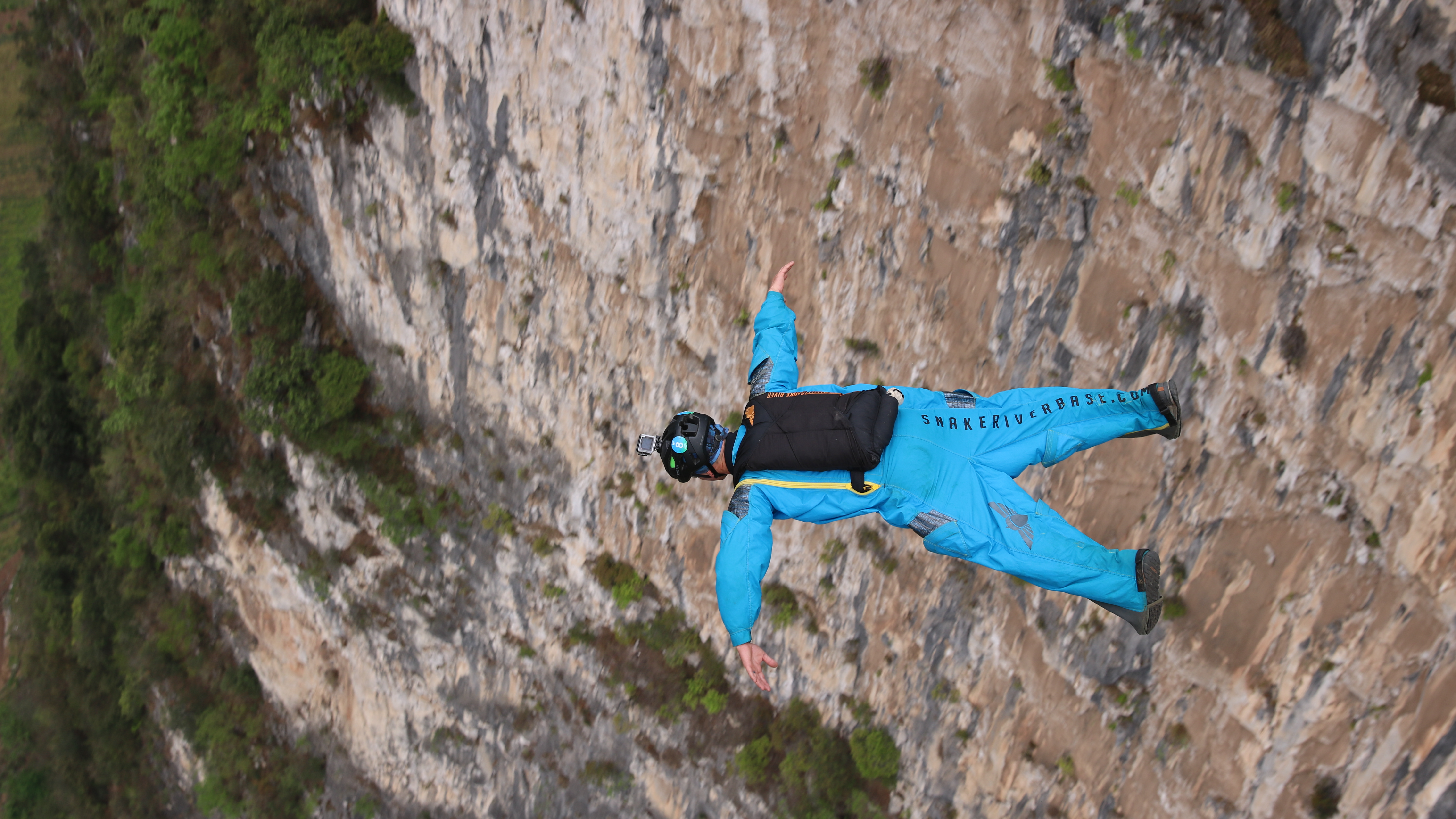 Live: Soaring above the gorge: extreme sports take flight in rural Yunnan