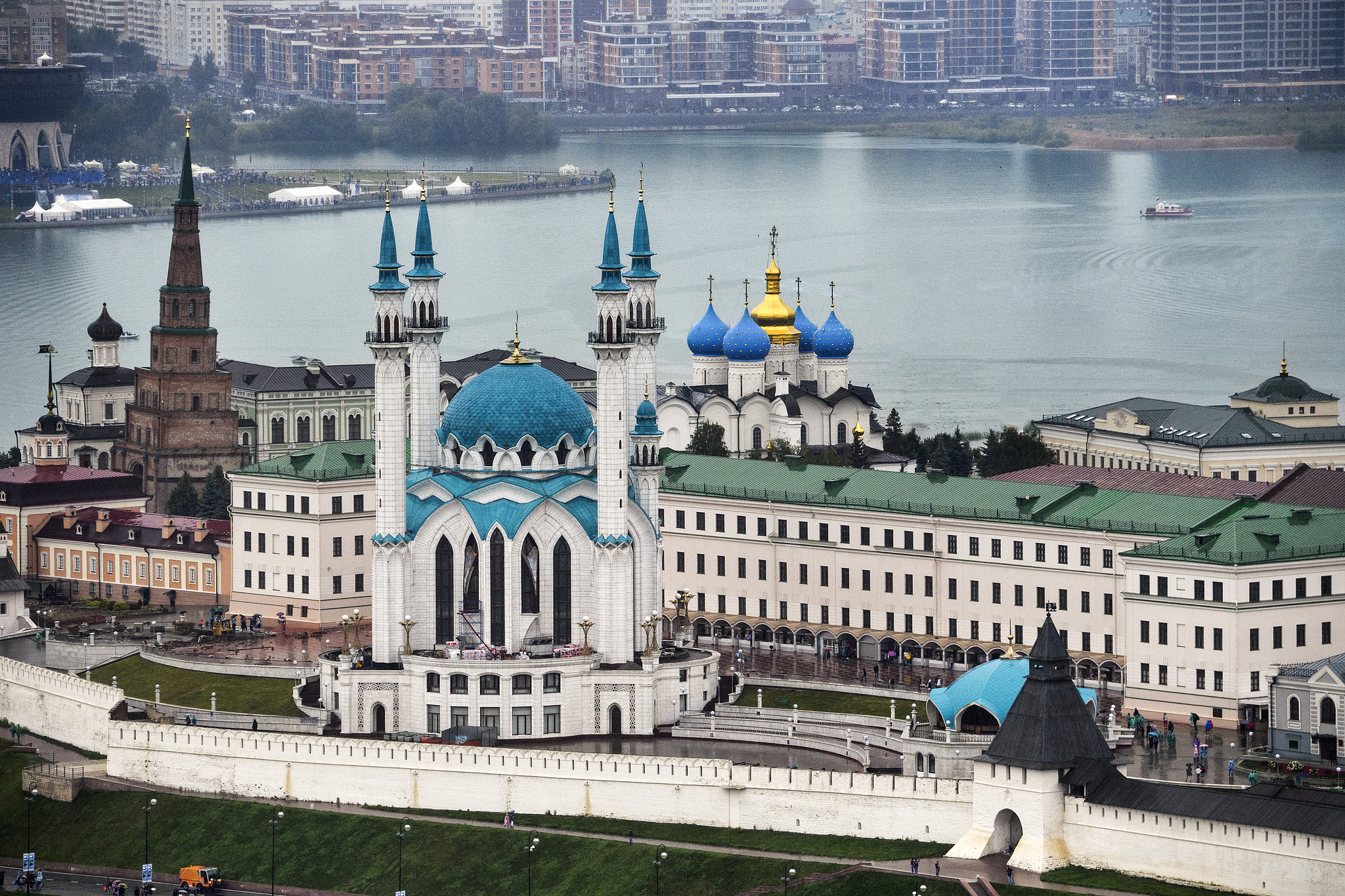  Kazan: Where East meets West, past meets future