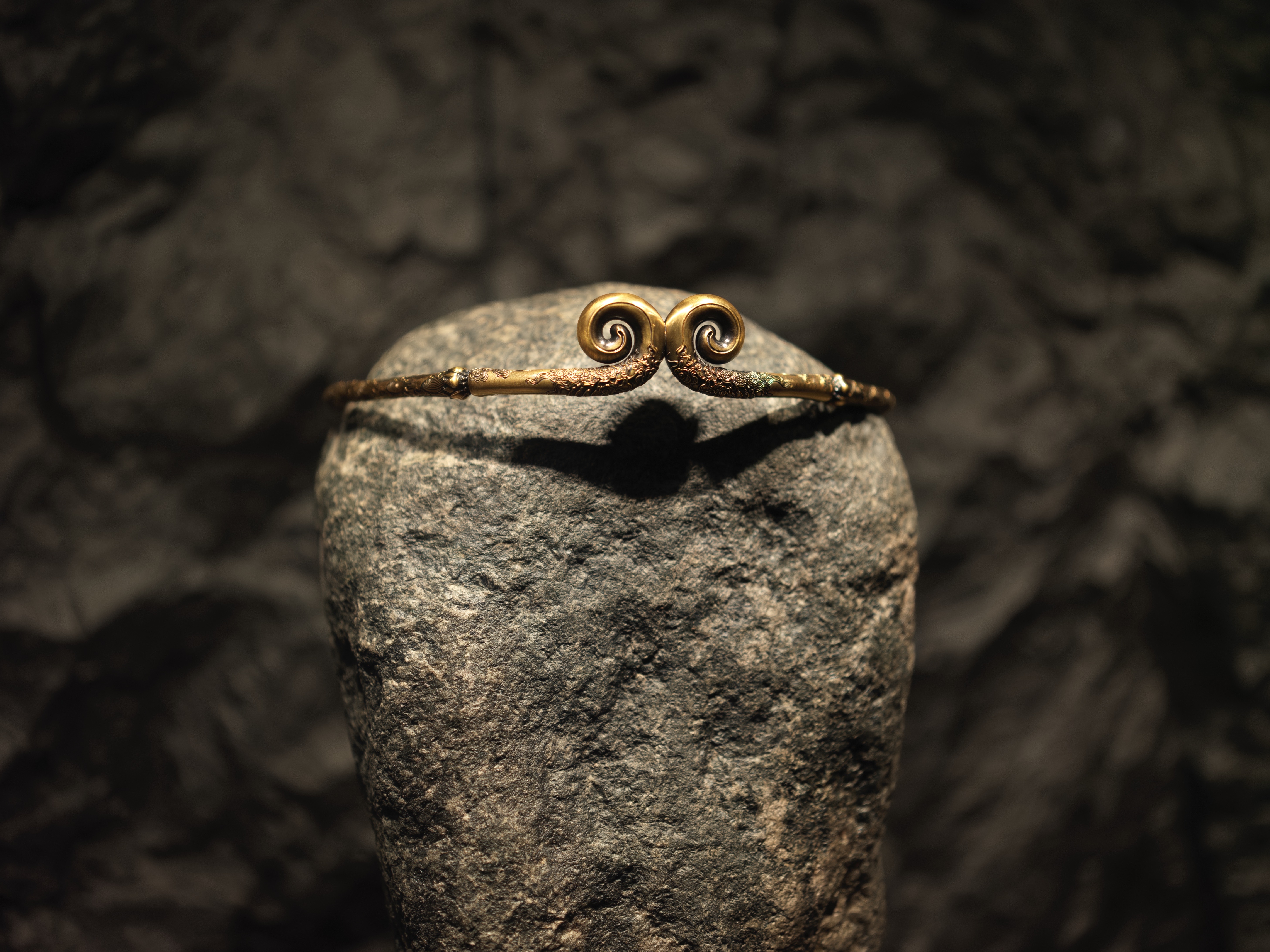 A gold tight headband, worn by Sun Wukong, Hangzhou, May 13, 2025. /CGTN