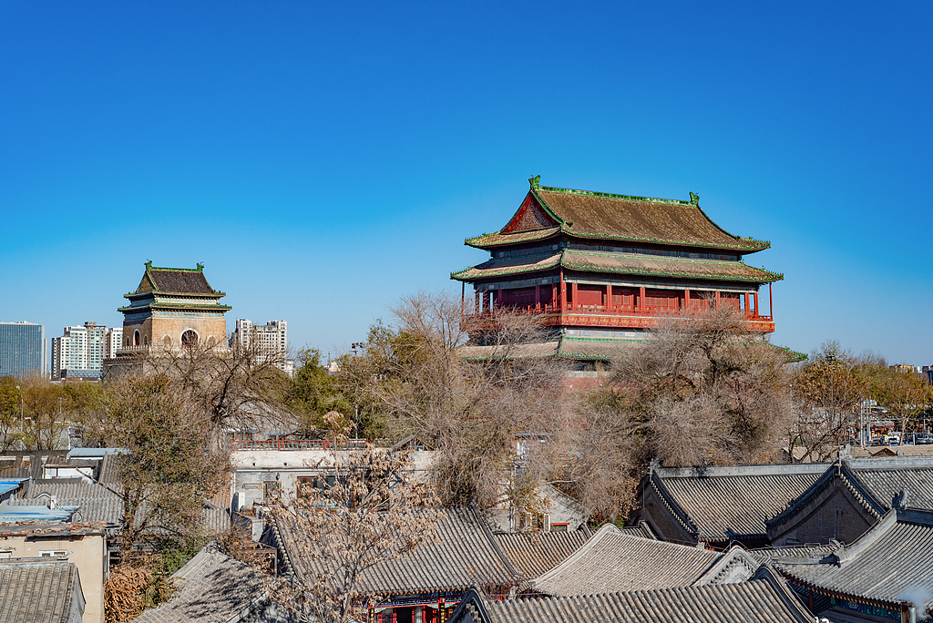 A view of Beijing's Bell Tower and Drum Tower /VCG